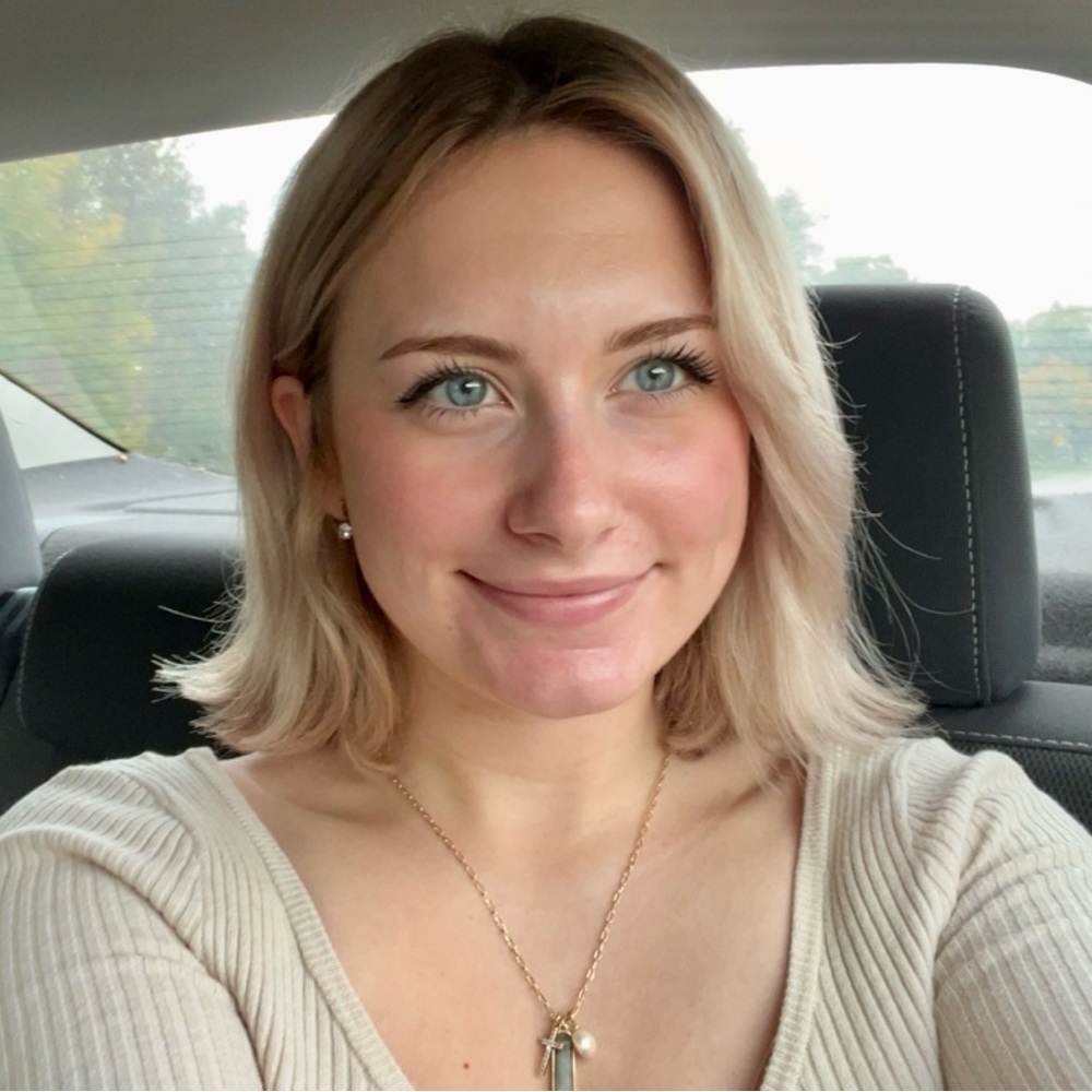 Meet your Posher, Ava